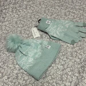 Vera Bradley Light Aqua Pom Beanie & Glove Set
